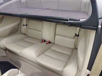 Volkswagen Eos 1,6 FSI / servis / - 11