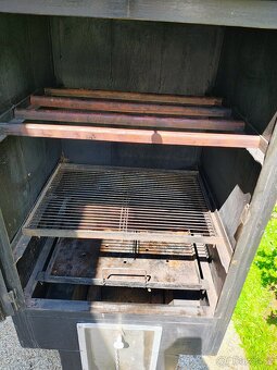 Udírna s grilem - 11