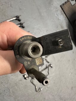 Bmw 2.0D N47 čerpadlo a vstřikovače Bosch 0445116001 - 11