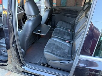 Volkswagen Sharan,  2.0 TDI 103 KW DSG HIGHLINE 2 sady kol - 11
