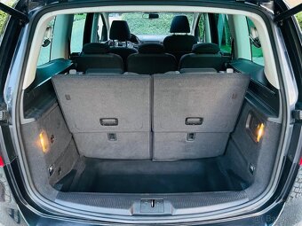 Volkswagen Sharan 2.0TDI 7MÍST 1.MAJITEL VÝHŘEV SERVISKA - 11