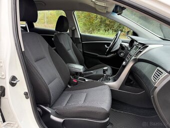 HYUNDAI I30 1.6 CRDI 94 KW KOMBI  VÝHŘEV SENZORY KAMERA - 11