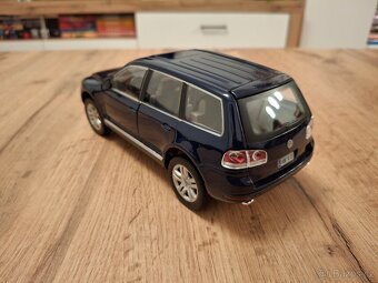 Bburago 1:24 - Porsche, Renault, Land-Rover, VW - 11