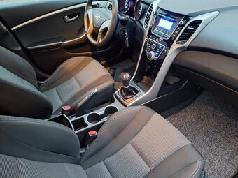 HYUNDAI i30 1.4 16V 74kw - 11