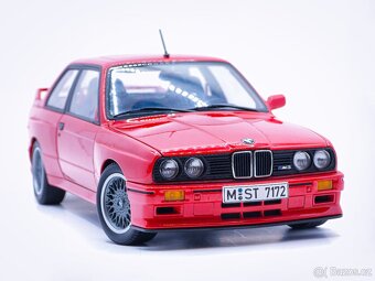 BMW E30 M3 1:18 Autoart  [ poškozen ] - 11