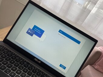 ASUS X515M (šedá barva) – 15,6", 8GB RAM, SSD 256GB - 11