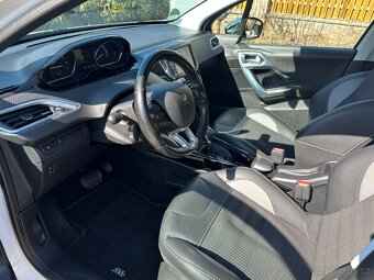 Peugeot 2008 1.2T 81kw AT Allure - 11