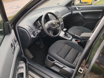 benzínová Škoda Octavia FAMILY 1.4 UNIKÁTNÍ STAV DSG automat - 11