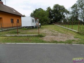 Prodej stavebního pozemku s obytnou maringotkou v obci Bobni - 11