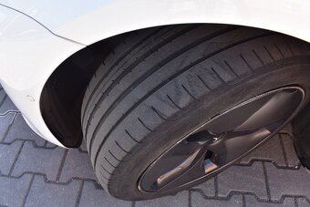 Tesla Model 3 Long Range Dual Motor - 11