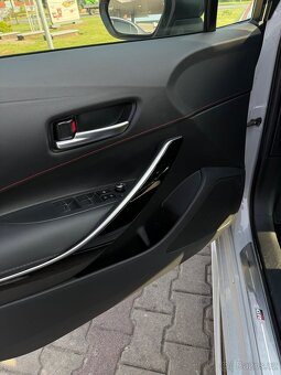 Toyota Corolla GR Sport Hybrid 2.0, 2020 - 11