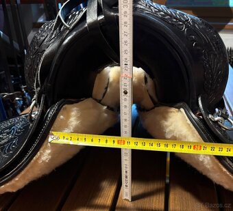 Westernové sedlo 26) černé oválné krátké široké - 11