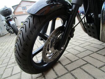 Triumph Bonneville - 11