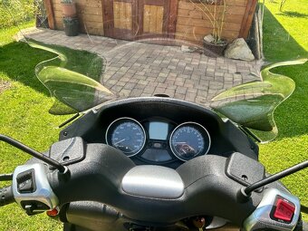 Piaggio MP3 250ie - 11