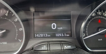 Peugeot 2008 - 11