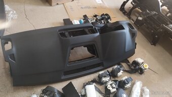 Airbagová sada Škoda Karoq s novou originální deskou - 11