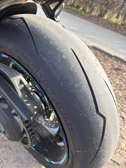 Triumph Speed Triple 1050 RS - 11