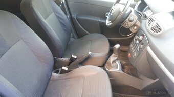 Renault Clio - 11