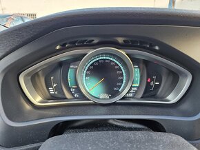 VOLVO V40 D4 2.0 140KW 2014 - 11