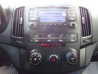 Hyundai i30 1.4i,80kW,NovéČR,s.kniha,klima, - 11