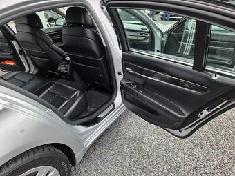 BMW Řada 7 740D X-Drive - 11
