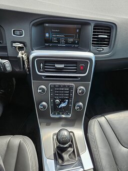 VOLVO V60 2.4 D5 158KW 2013 - 11