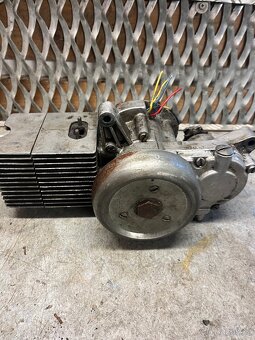 Motor babetta 207 + díly - 11