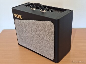 Lampové modelingové kombo VOX AV30 - 11
