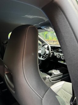 Mercedes Benz CLA 250e plug in hybrid - 11