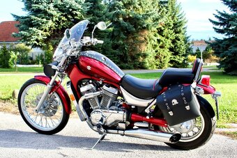 Suzuki Intruder 800 - 11