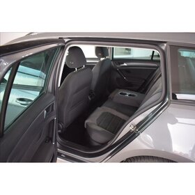 Prodám Volkswagen Golf 2.0 TDI Combi r. 2020. 131080km - 11