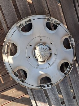 ORIG. POKLICE VW 16",POUZE 1 KS, ORIG. ČÍSLO 1T0601147B RGZ - 11