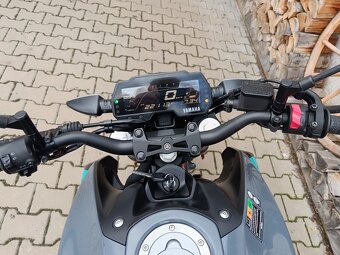 YAMAHA MT 125 - 11