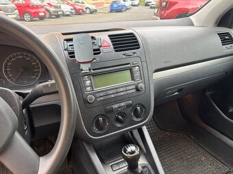 Golf V 1.6 FSI - 11