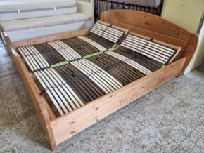 Kvalitní bytelné dvoulůžko Masiv 200x200x58 výška - 11