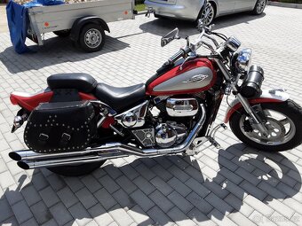 Suzuki VZ 800 Marauder - 11