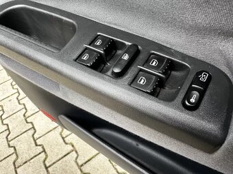 Škoda Octavia Tour 1.6 MPI 75kW LPG Climatronic 1.majitel - 11