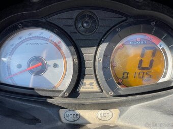 Vodní skútr Kawasaki 250 Ultra 250x - 11