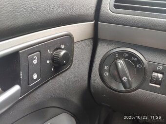 Volkswagen Touran 2.0i CNG, najeto jen 162.000 km - 11