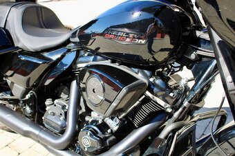 Harley Davidson  street glide - 11