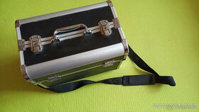 Kadeřnický kufr s příslušenstvím, hřebeny, natáčky - 11