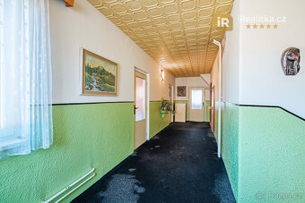 Rodinný dům 7+1, bazén, sklep, pergola, Bernartice - Trutnov - 11