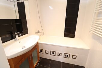 Prodej bytu 3+1, 68 m2/L, Hradec Králové - ul. Na Kotli. - 11