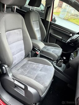 VOLKSWAGEN TOURAN 2011 - 11