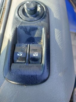 Renault Trafic 2008, 2.0 dci, 85kw, 5míst - 11