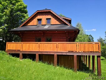 Prodej srubu 3+1, o velikosti 137m2, pozemek 1083m2, v obci  - 11