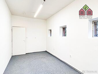 Obchodní prostor, plocha 65 m2, po rekonstrukci, rušná část  - 11