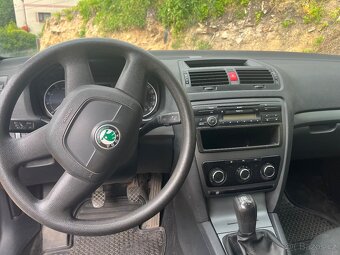 Škoda Octavia II 1.6 - 11