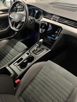 VW Passat B8 Variant 2.0TDI 110kW DSG rok 2022- Elegance - 11