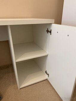 BÍLÝ PSACÍ STŮL - 11